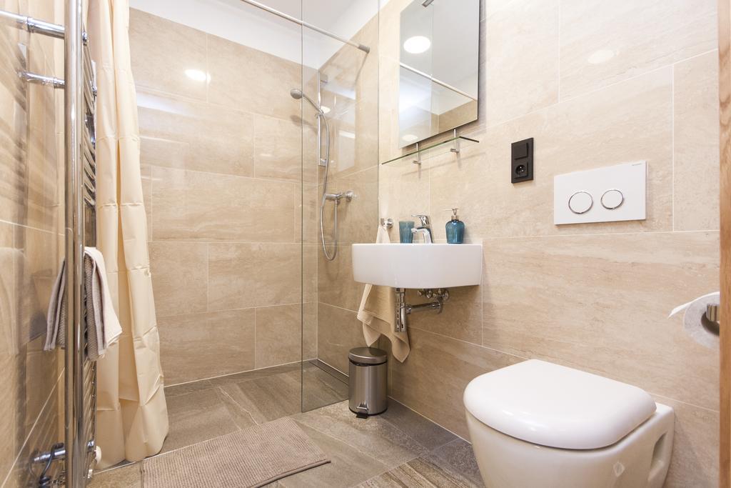 Manesova Astra Apartamento