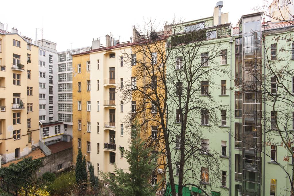 Manesova Astra Apartamento *